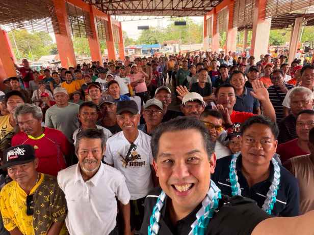 ‘Selfie Diplomacy’: Congressman Romualdez and Councilor Marty Bring ‘Asikaso’ to Leyte District&nbsp;Visit