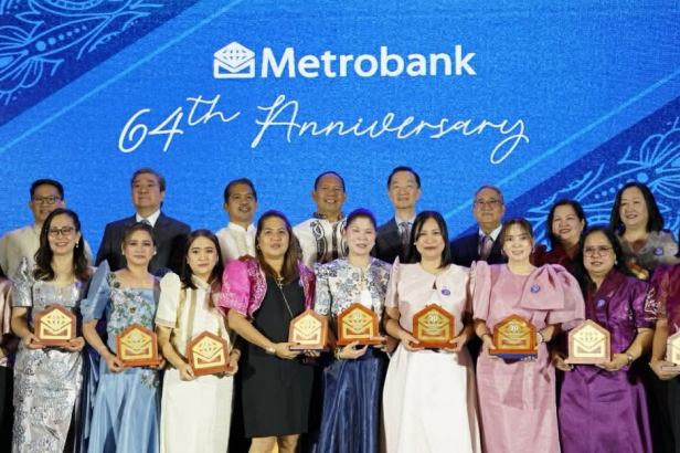 Metrobank honors generations of Metrobankers who helped build its strength  